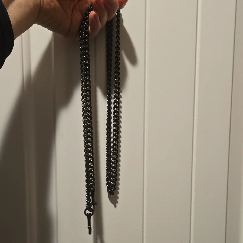 Blue Leather Shoulder Bag with C-Clasp - Picture 12 of 13